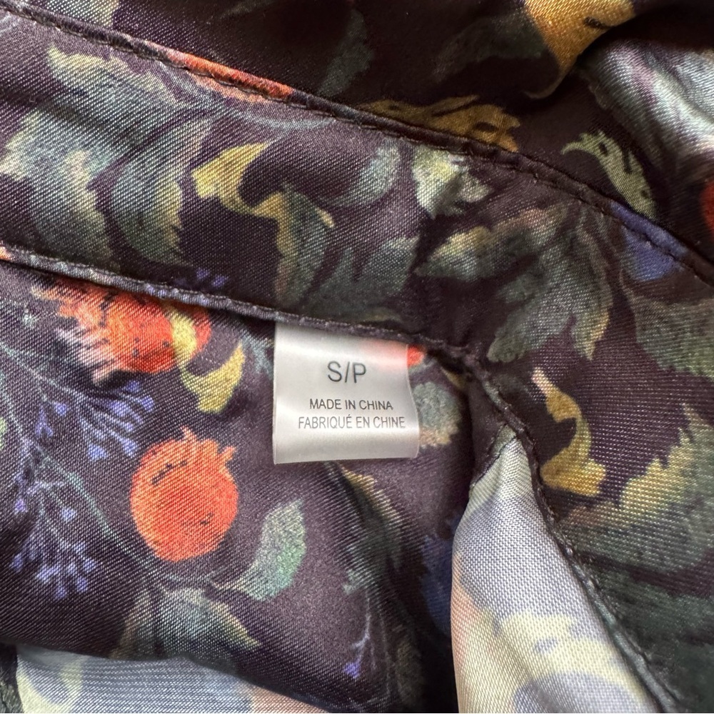Elie Tahari Women’s Shirt Black Floral Satin Button Up Blouse | Size: Small - Picture 7 of 7